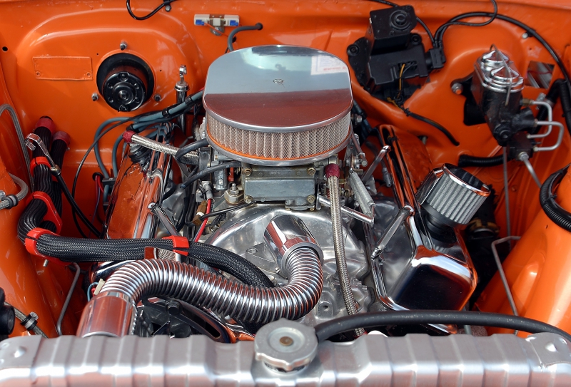 garagiste-TENDE-min_car-engine-1738309